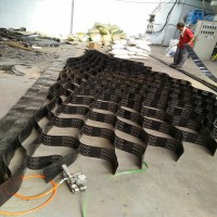 广西边坡绿化工程10厘米高蜂巢格室 护坡固土25孔土工格室