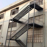 钢结构制作/北京福鑫腾达彩钢厂家订做钢结构楼梯