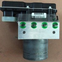 奥迪Q5 ABS泵 副水壶 方向机 空调泵 起动机
