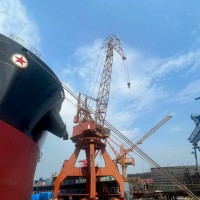 上海废旧码头吊机回收  上海港口废旧岸桥集装箱起重机回收