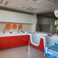 新生儿 护理台 婴儿游泳池 宝宝洗浴中心